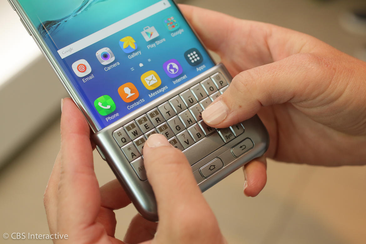 Keyboard QWERTY tambahan milik Samsung Galaxy Note 5 terlihat elegan