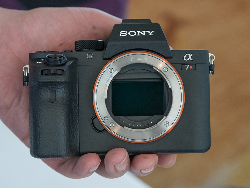 Sony a7R II, mirrorless pintar dalam satu genggaman tangan