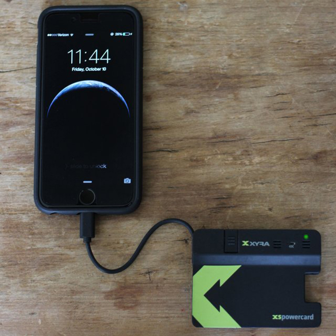 XS Powercard, power bank pintar yang bisa masuk dompet!