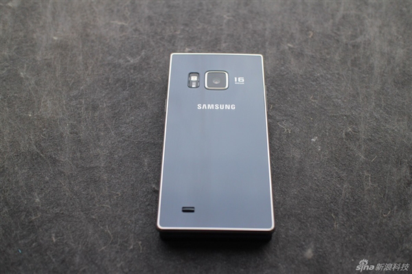 Ini wajah asli ponsel flip Android SM-G9198 dari Samsung