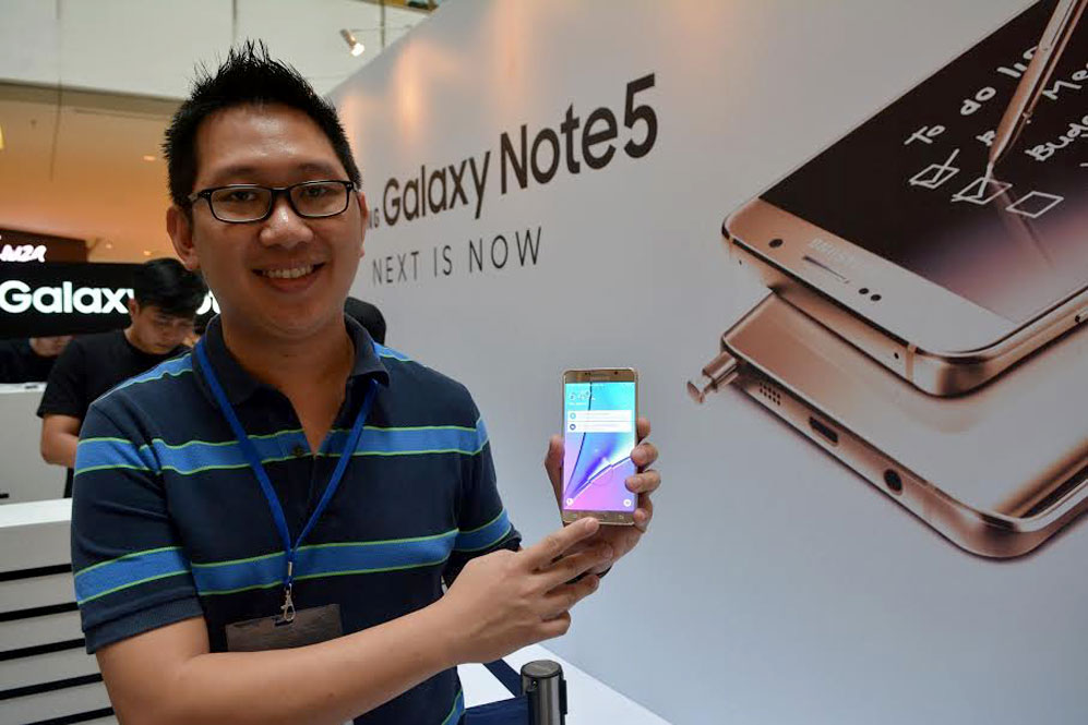 Hiruk pikuk suasana penjualan pertama Galaxy Note 5