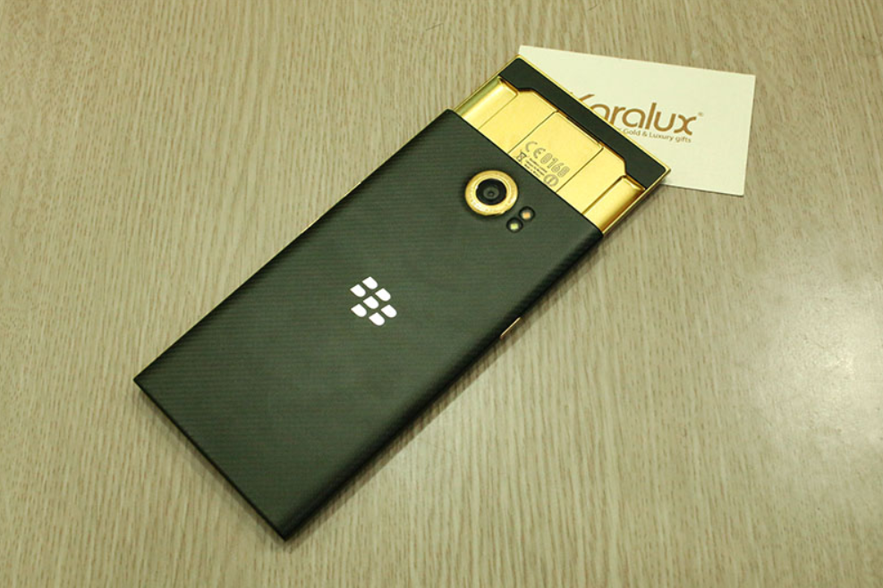 BlackBerry Priv berlapis emas 24K dijual lebih murah di Vietnam