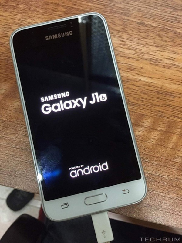 Intip penampakan Samsung Galaxy J1 2016