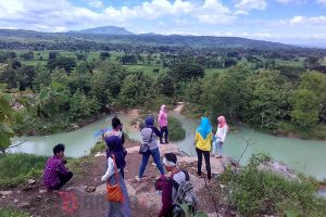 Menikmati eksotisme Telaga Biru Gunungkidul