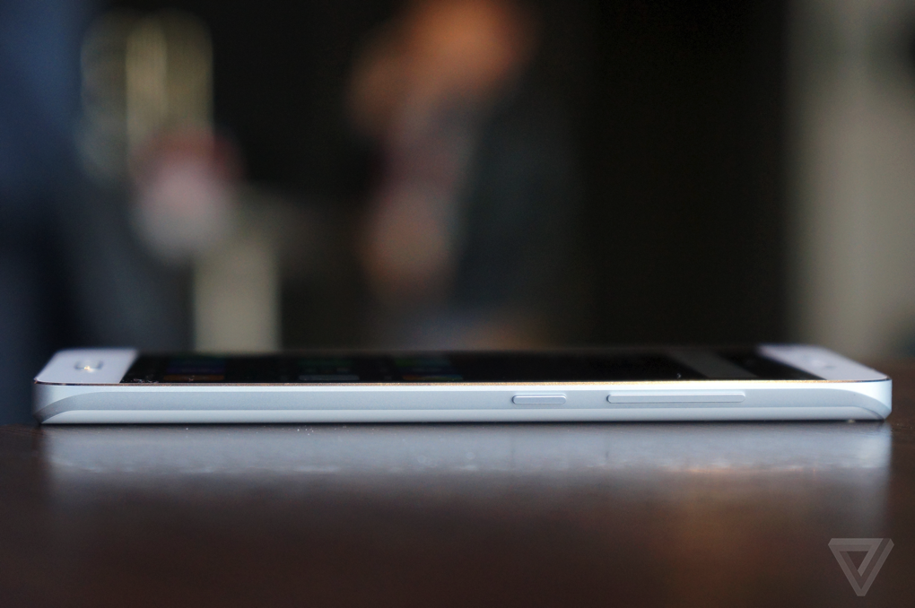 Tombol home fisik Xiaomi Mi5 mirip Samsung Galaxy S7