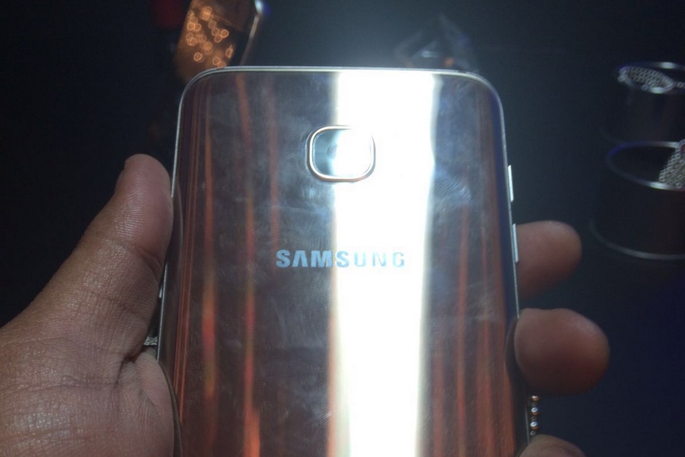 Menjajal Samsung Galaxy S7 Edge pack AnTuTu Benchmark