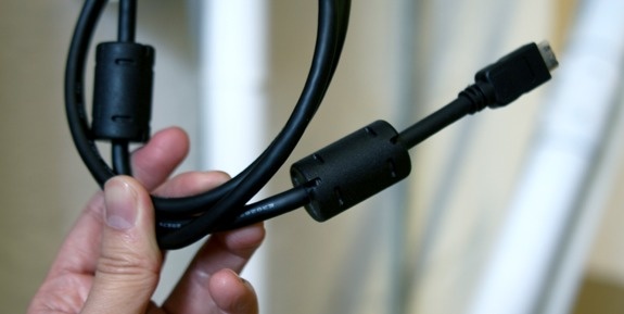 Jangan remehkan silinder besar pada kabel charger Anda