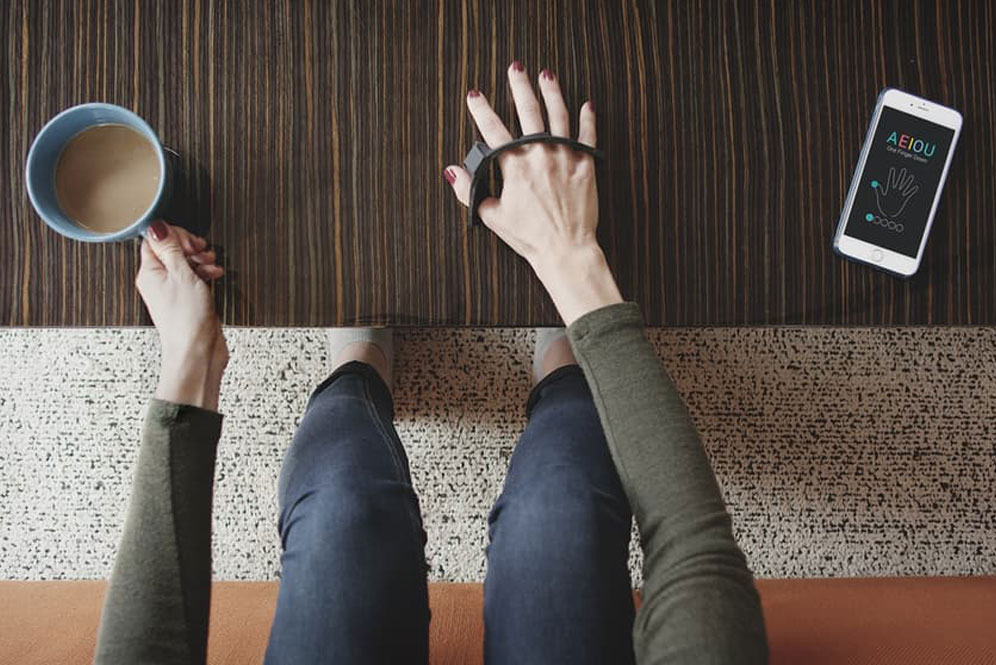 Tap Strap, wearable keyboard untuk perangkat Apple