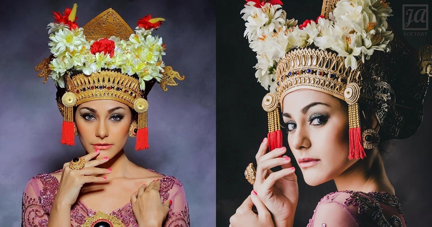 11 Potret Nora Alexandra tunangan Jerinx SID pakai kebaya Bali