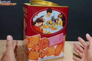 Bukan dijadikan celengan, pria ini punya trik sulap kaleng biskuit bekas jadi alat masak