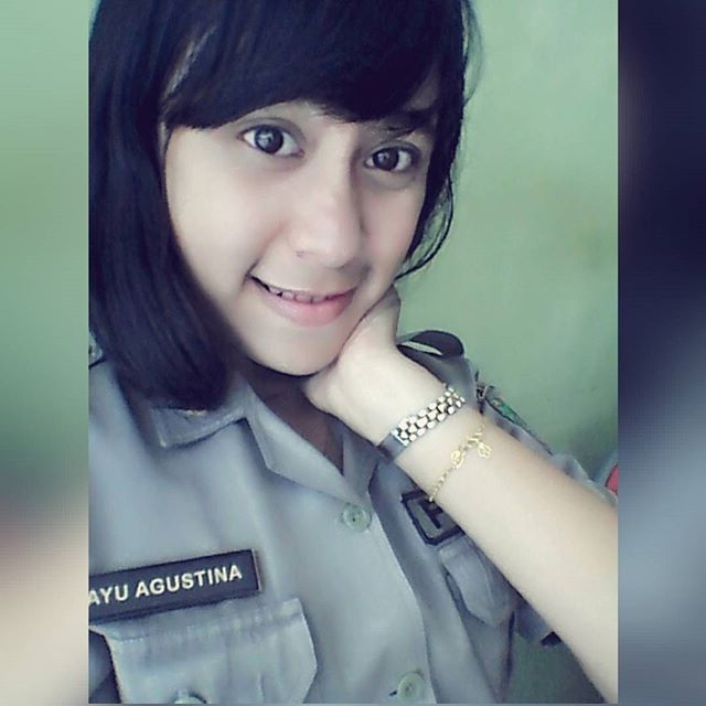 10 Gaya fashionable Sekar si cablak 'Tukang Ojek Pengkolan'