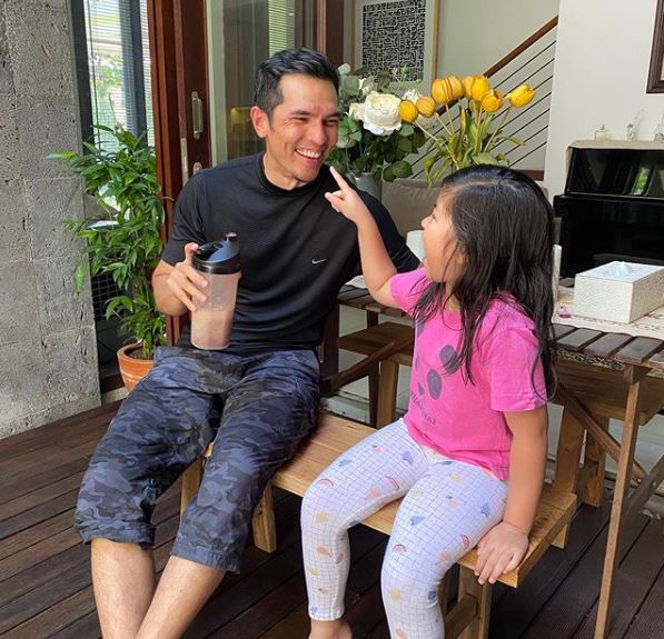 rumah adrian Instagram