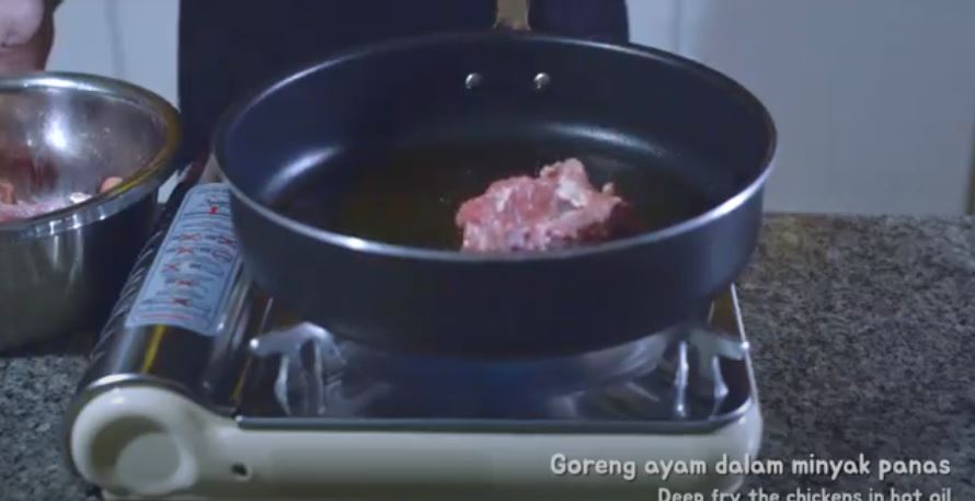 Ayam Telur Bumbu Kari