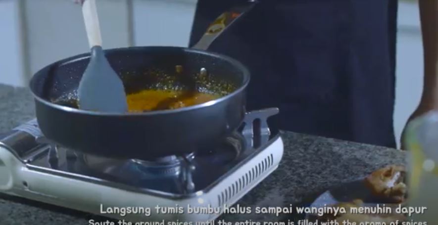 Ayam Telur Bumbu Kari