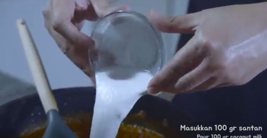 Ayam Telur Bumbu Kari