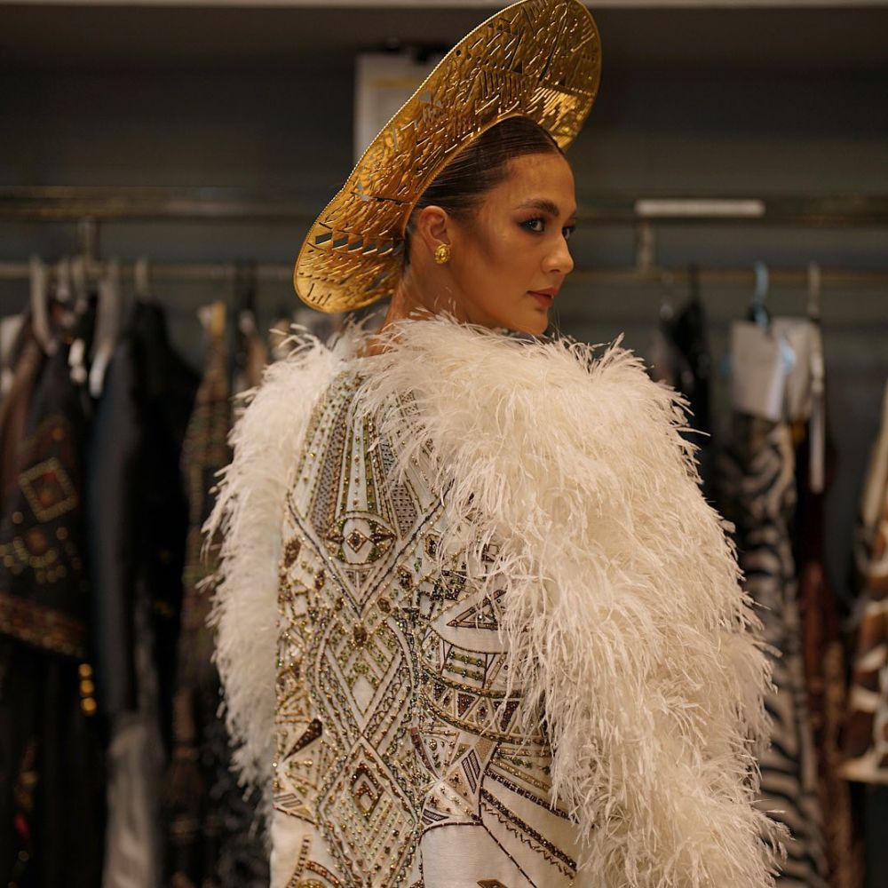 Paula Verhoeven di Dubai Berbagai sumber