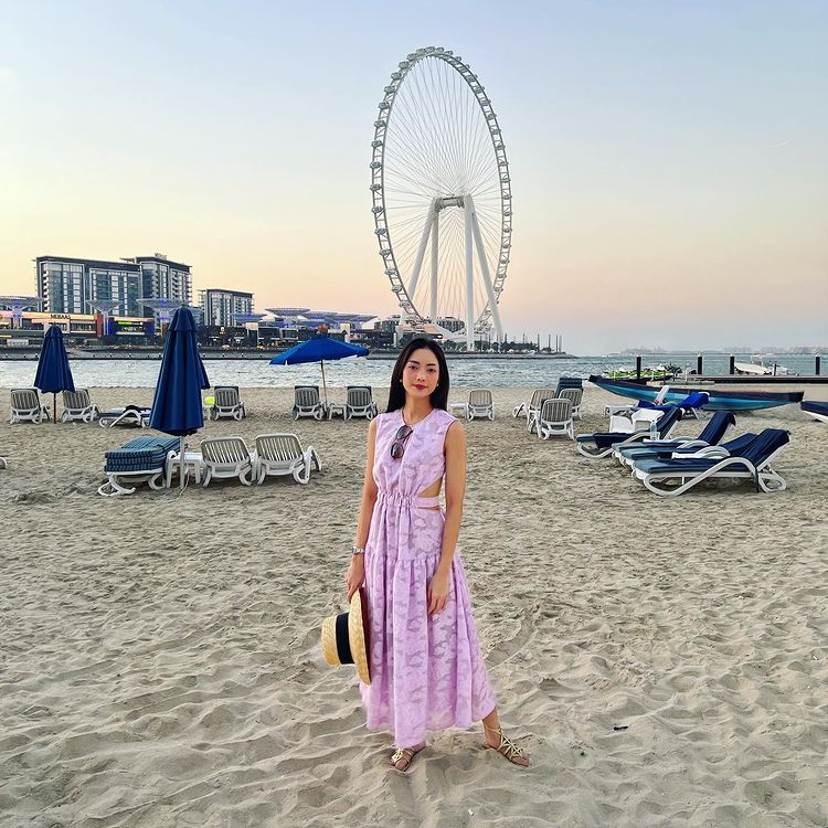 Me time bareng teman, ini 6 potret Ririn Dwi Ariyanti liburan di Dubai