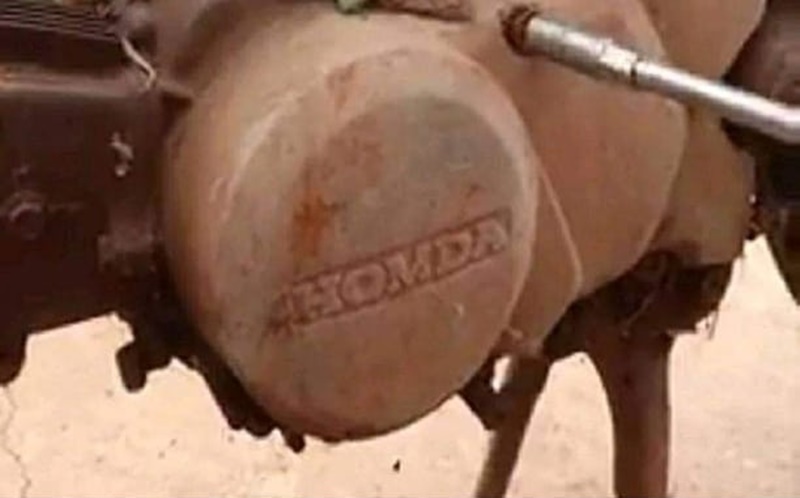 tulisan di benda nyeleneh © berbagai sumber