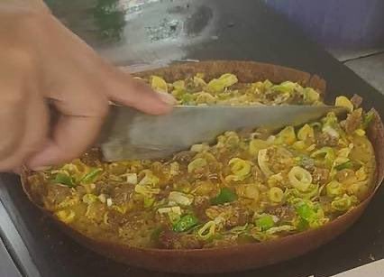 orang asal campurin makanan © berbagai sumber