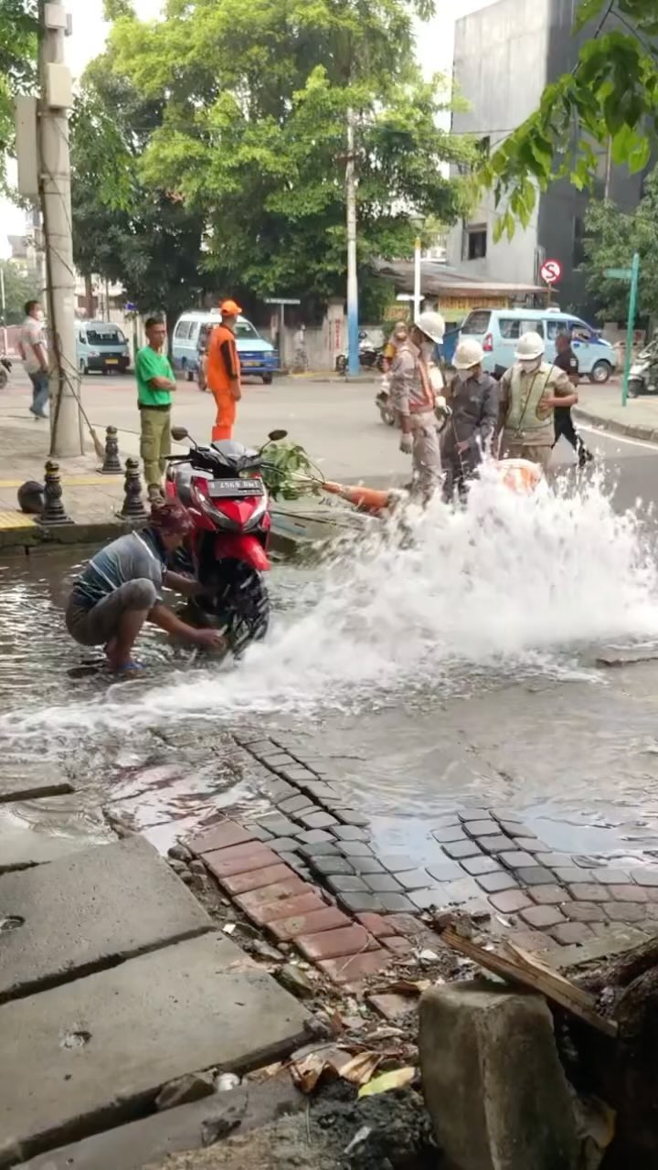 momen kesempatan dalam kesempitan © berbagai sumber momen kesempatan dalam kesempitan © berbagai sumber