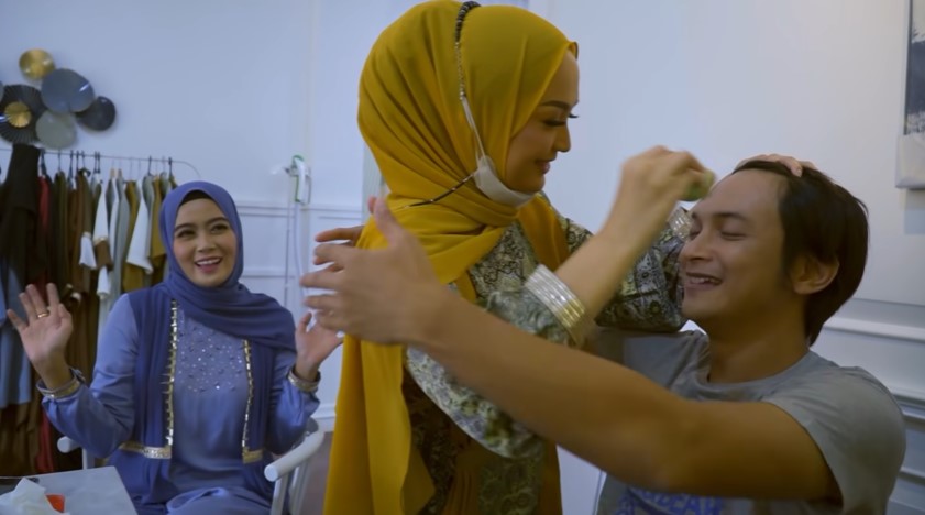 pemotretan Imel Putri dan Reiner Manopo © YouTube