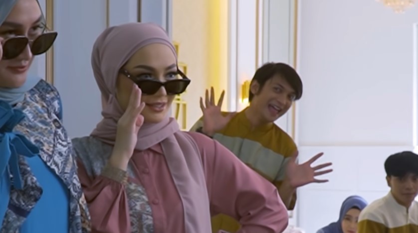 pemotretan Imel Putri dan Reiner Manopo © YouTube