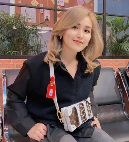 Potret Ayu Ting Ting tampil flawless © Instagram