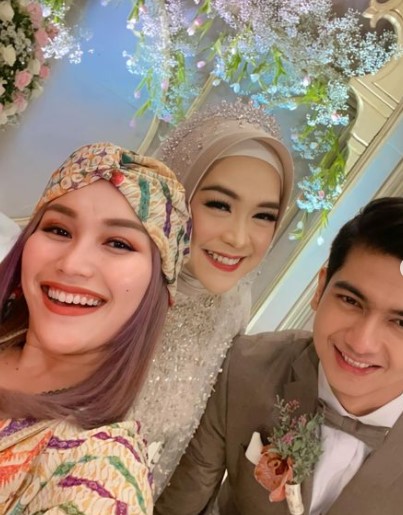 Potret Ayu Ting Ting tampil flawless © Instagram