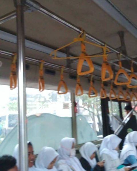 momen orang mengatasi masalah lucu © berbagai sumber