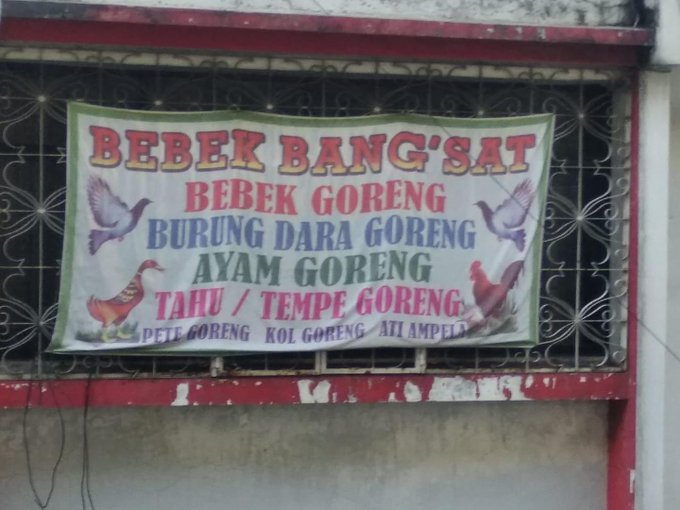 ide kreatif nama warung kocak © Twitter