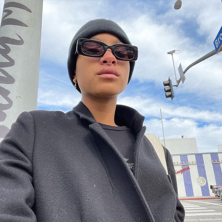 Gaya Willow Smith dengan rambut botak © berbagai sumber