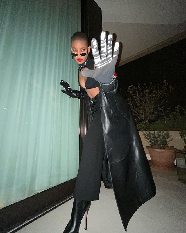 Gaya Willow Smith dengan rambut botak © berbagai sumber