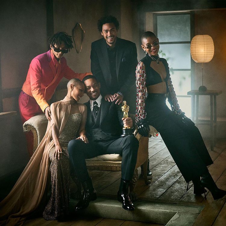 Gaya Willow Smith dengan rambut botak © berbagai sumber