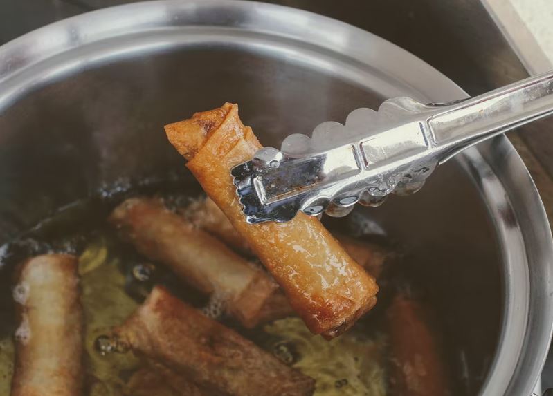 7 Cara memilih menu sahur sehat, cegah badan lemas selama puasa