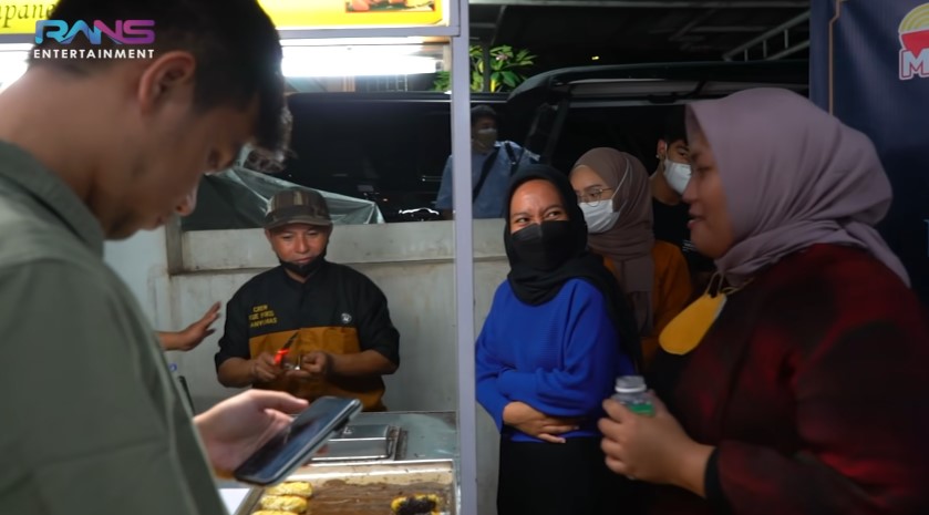 Momen Nagita Slavina adakan munggahan © YouTube