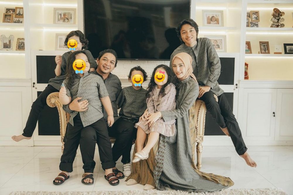 Momen kedekatan anak seleb beda ibu © Instagram