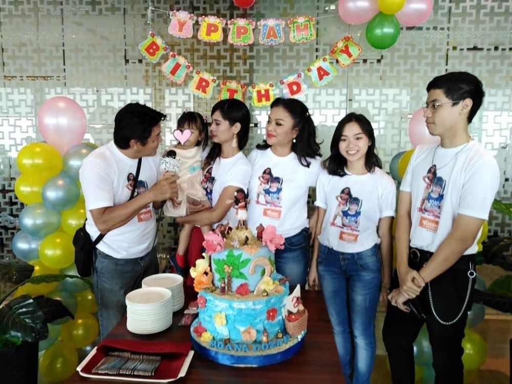 potret kompak betharia sonata dan istri mantan suami © instagram potret kompak betharia sonata dan istri mantan suami © instagram