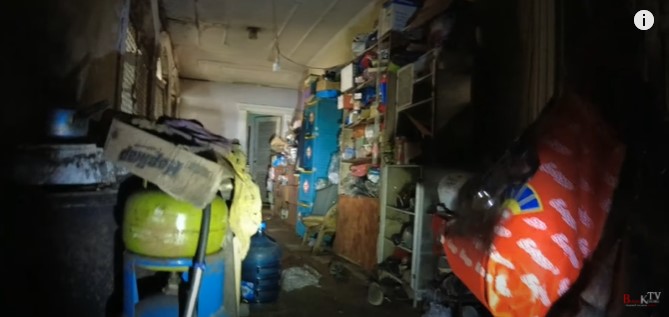 potret rumah penyanyi senior era 80-an yang terbengkalai © YouTube