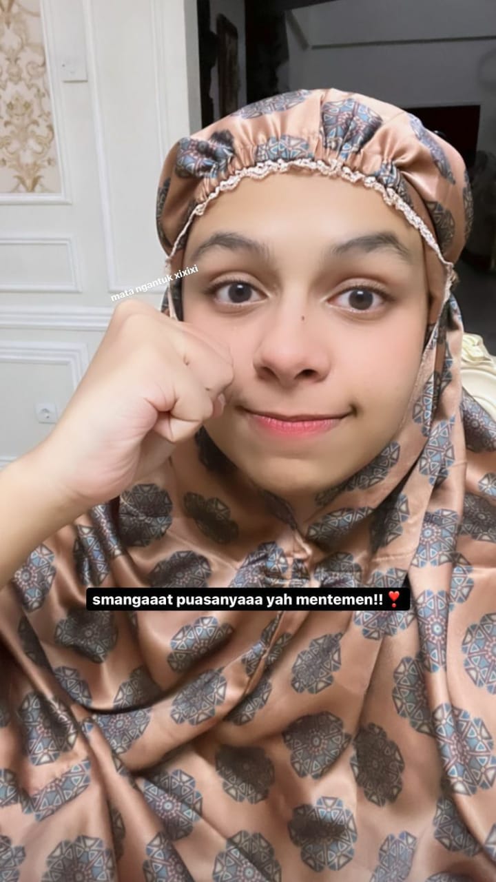 potret natural seleb jalani sahur © berbagai sumber