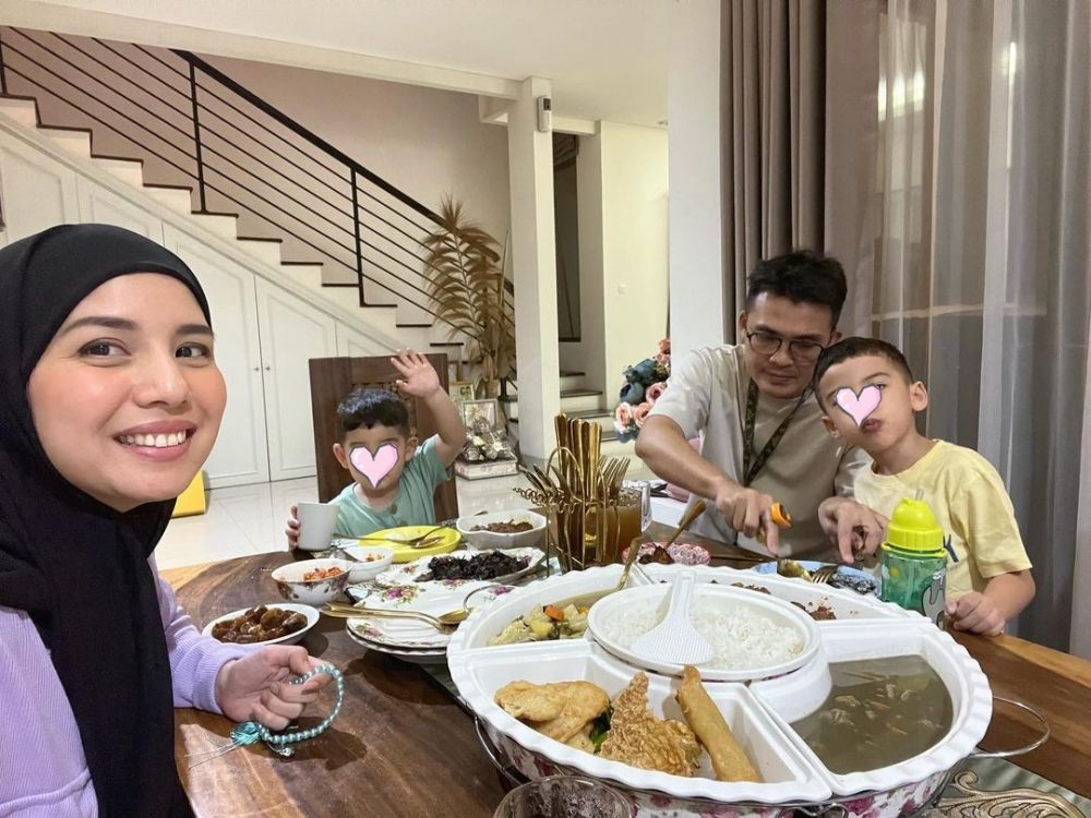 momen buka puasa pertama seleb © berbagai sumber