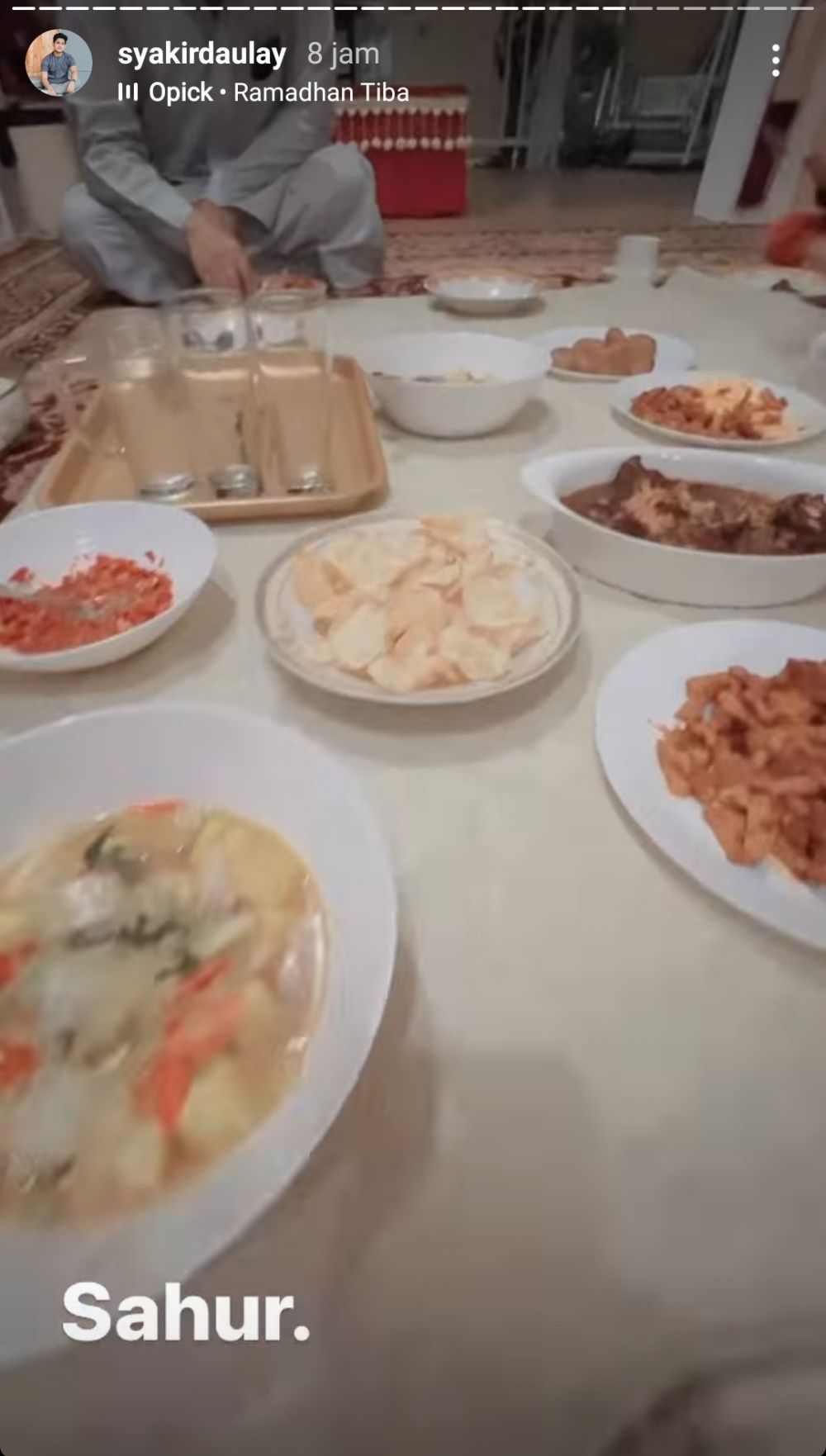 Menu sahur hari pertama 19 seleb, komplet, lezat, dan menggugah selera