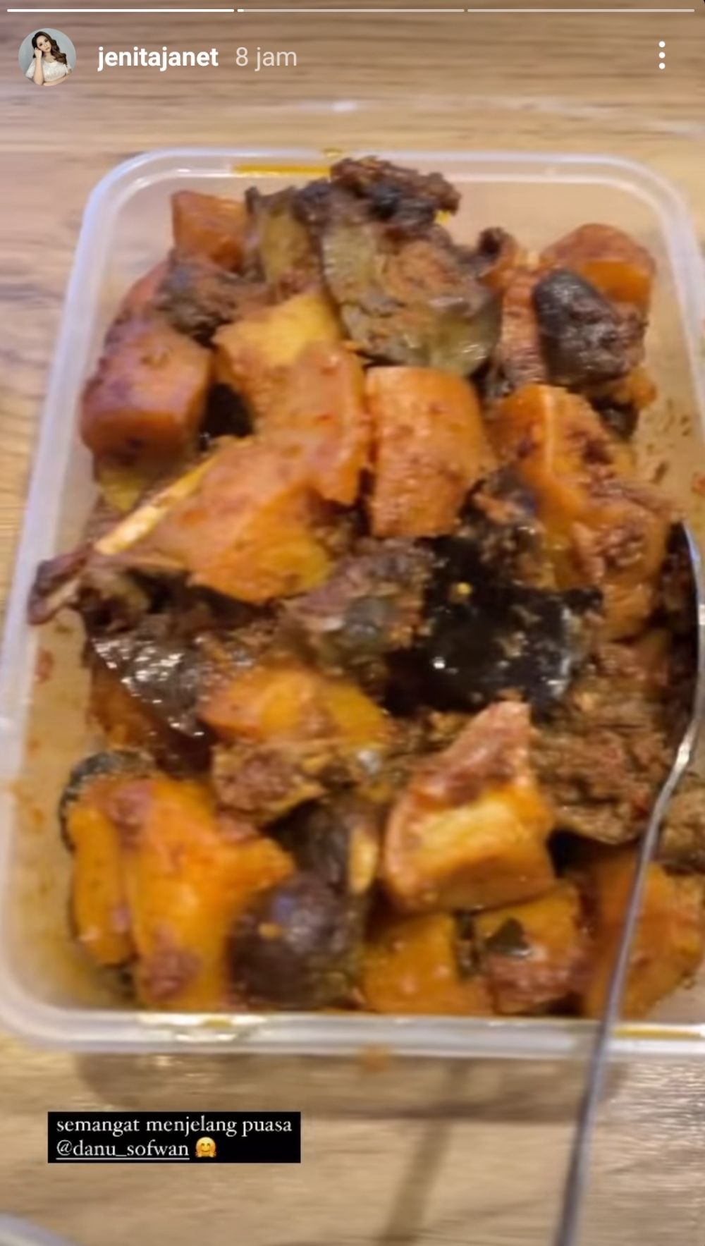 Menu sahur hari pertama 19 seleb, komplet, lezat, dan menggugah selera