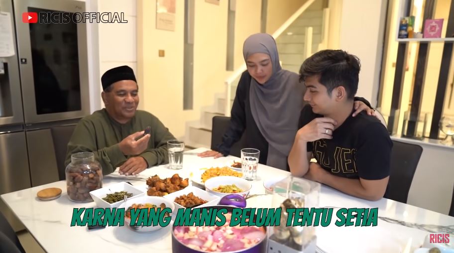 Menu buka puasa pertama 13 Seleb, Ria Ricis makan takjil gorengan