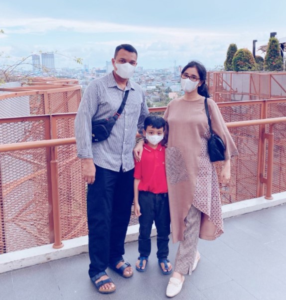 Uut Permatasari pamer baby bump © Instagram