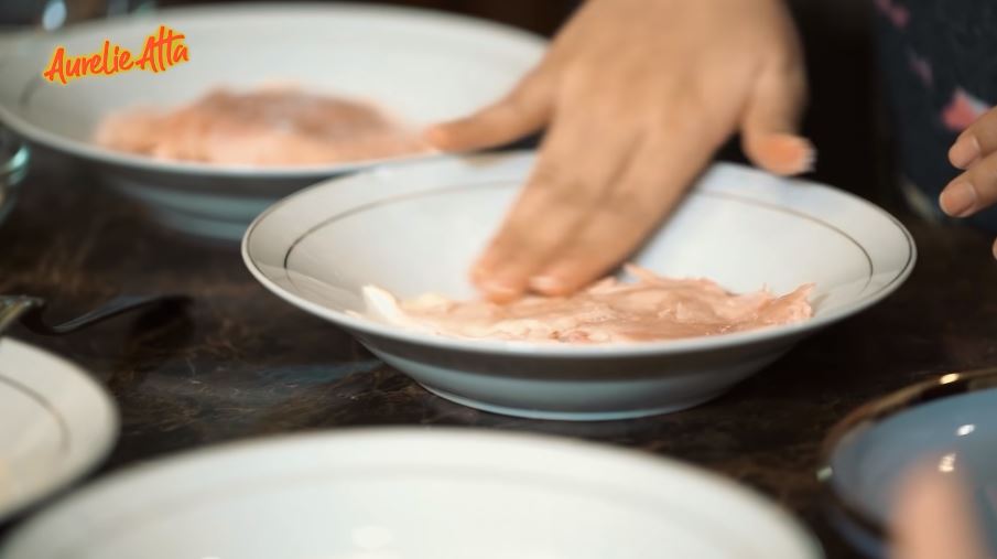 11 Trik Aurel Hermansyah bikin chicken katsu curry, cocok buat sahur