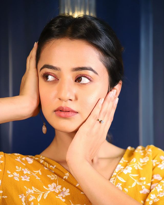 Helly Shah di serial Sufiyana © Instagram/@hellyshahofficial