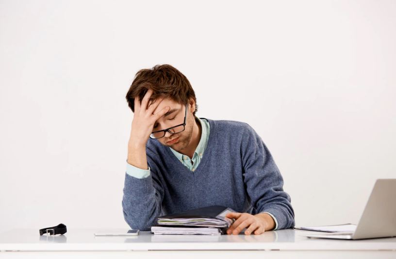 9 Dampak buruk minum kopi saat puasa, bisa ganggu pencernaan