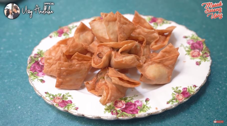 11 Kreasi gorengan ala Ussy Sulistiawaty, praktis & cocok jadi takjil