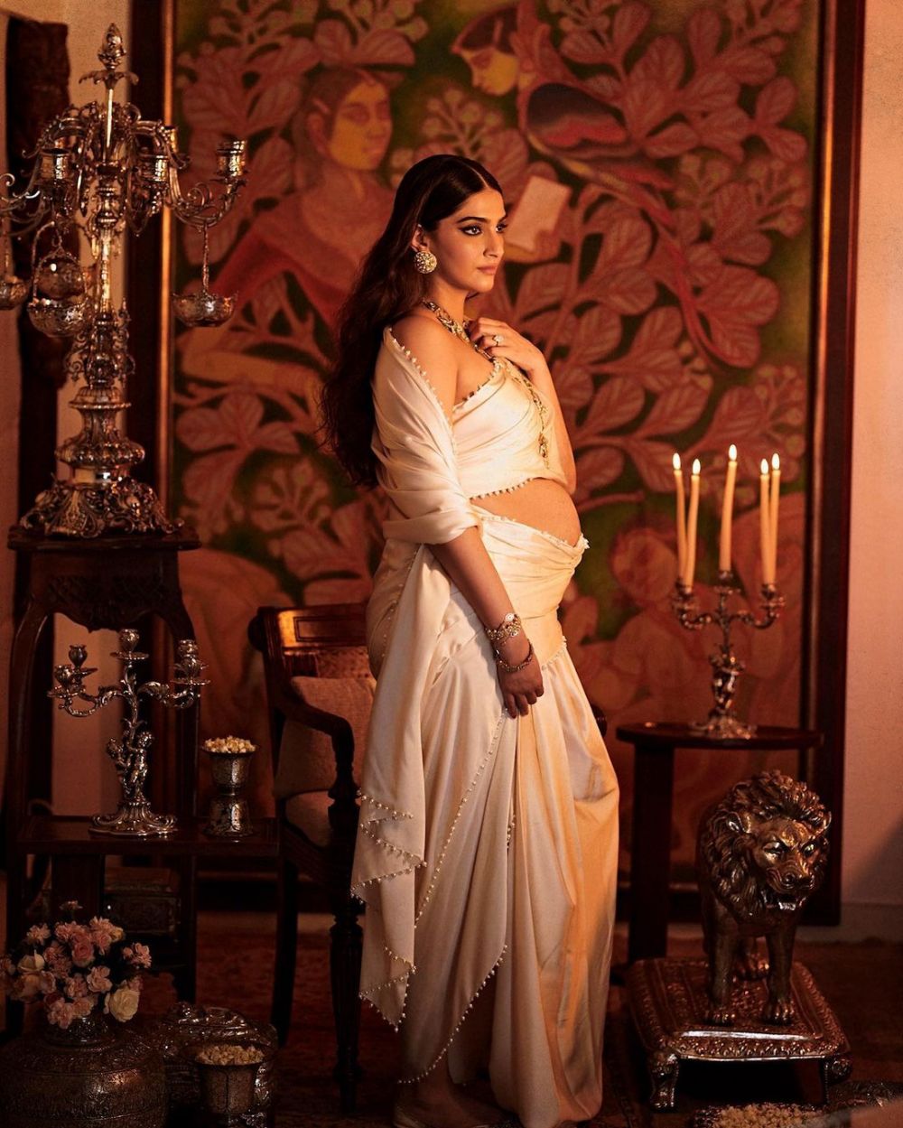 Hamil anak pertama, intip 9 maternity shoot Sonam Kapoor