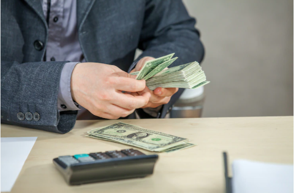 Riba adalah penambahan bunga © 2022 berbagai sumber 